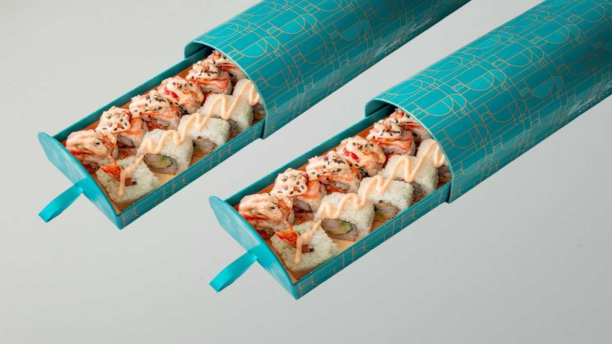 Order 4 get 10€ discount