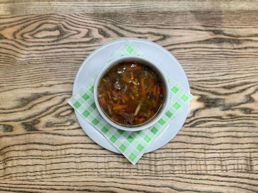 Hovězí vývar s játrovými knedlíčky