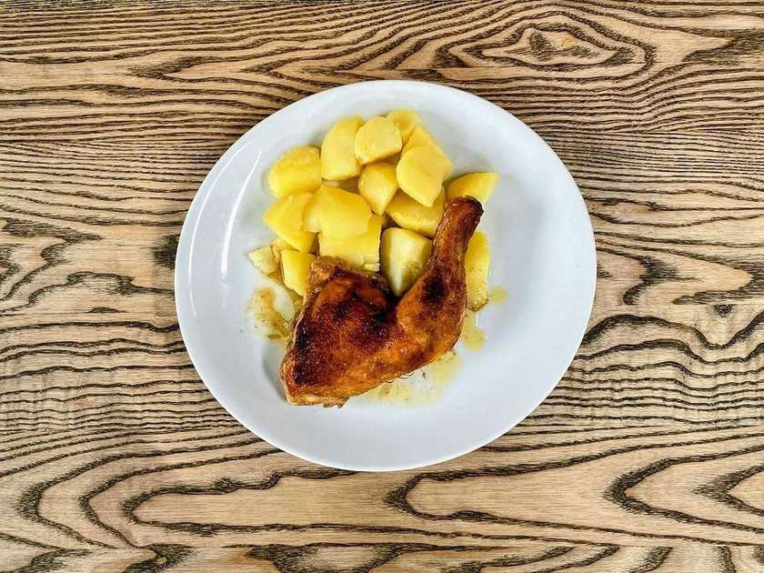 Pečené kuřecí stehno na česneku