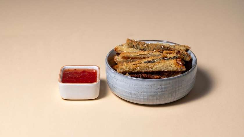 Salmon skin chips