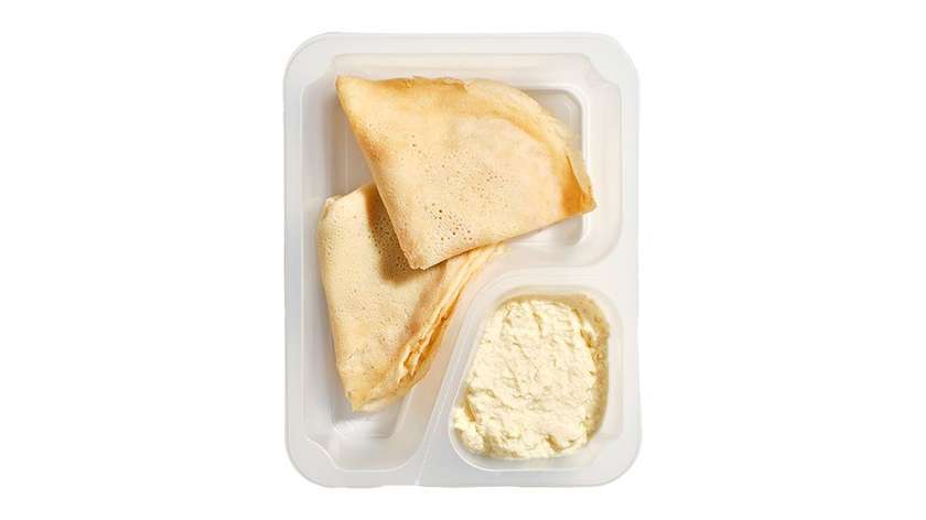 Pancakes with Vanilla Cottage Cheese and Baked Apples with Cinnamon