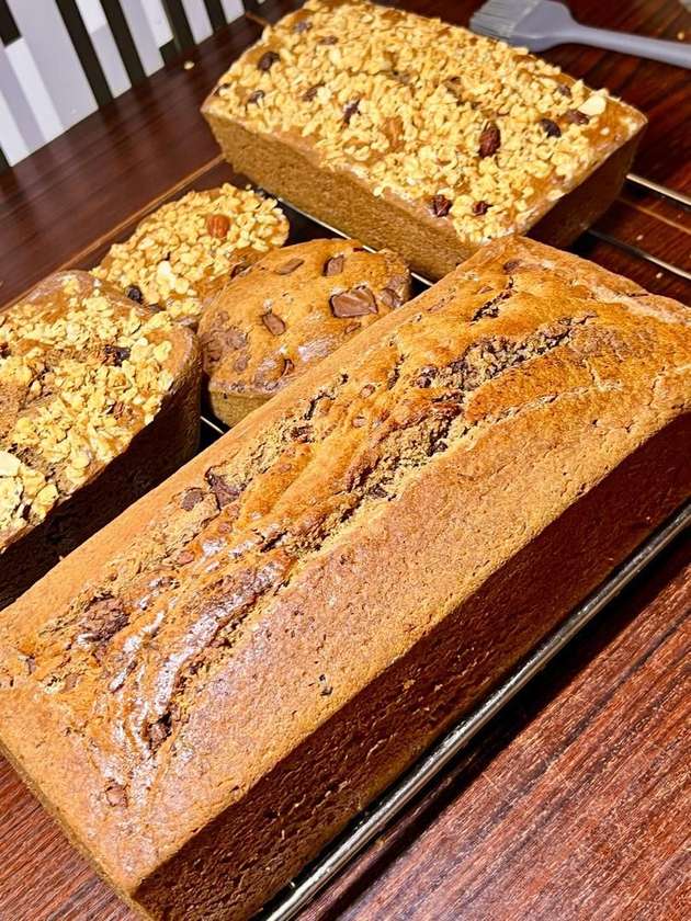 Banana bread with chocolate chunks