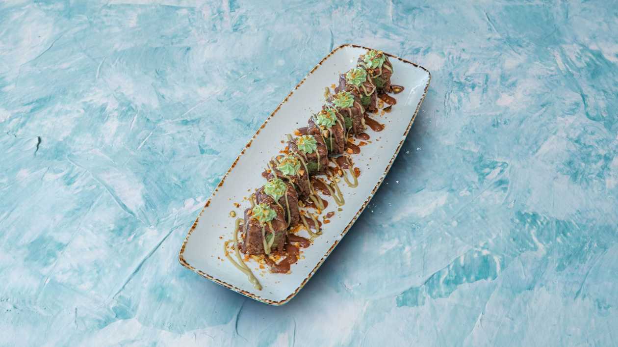 Dubai chocolate sushi