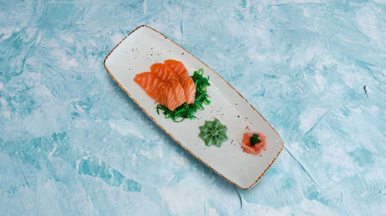 Sashimi salmon