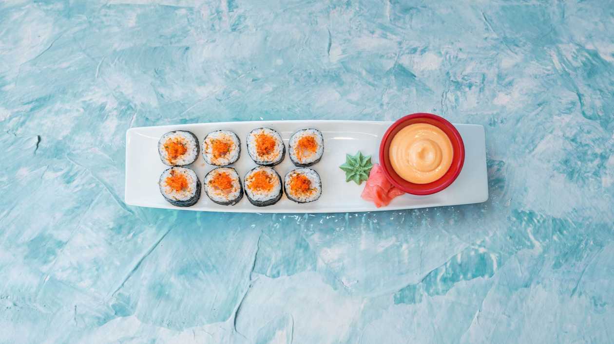 Hamachi spicy maki