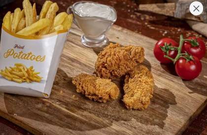 3 Aripioare+cartofi+sos