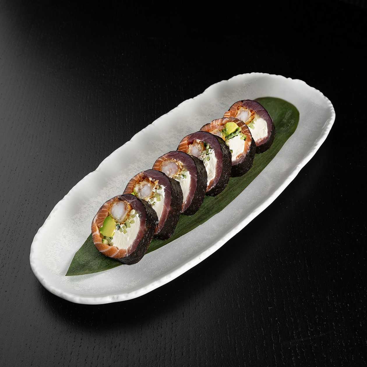 204 Roll Salmon / Tuna / Shrimps
