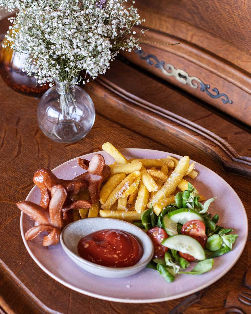 Fries with Happy Sausages