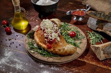 Pizza Calzone Ø 30cm închisă