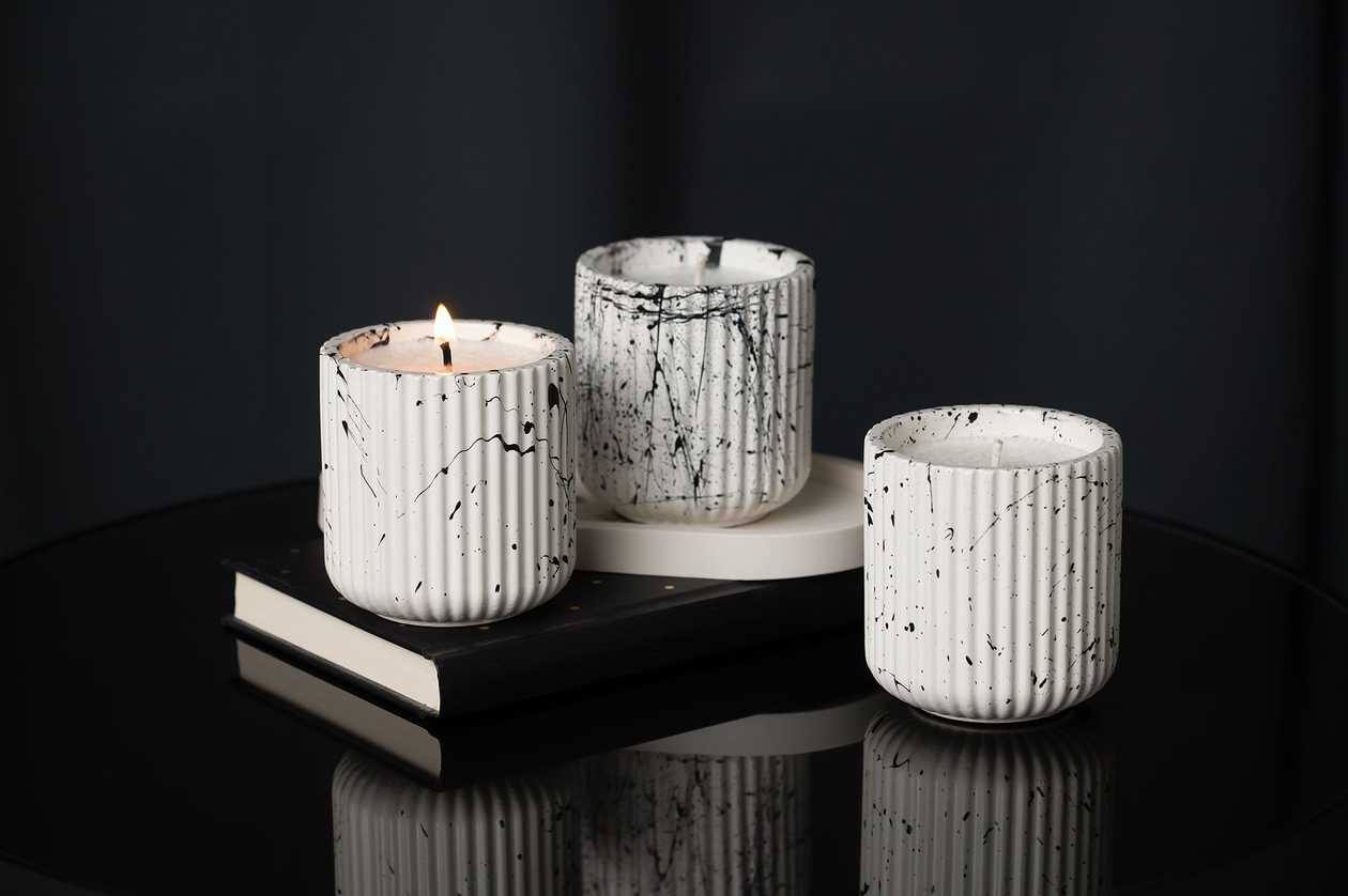 Dotted Ceramic Plaster Candle Divine