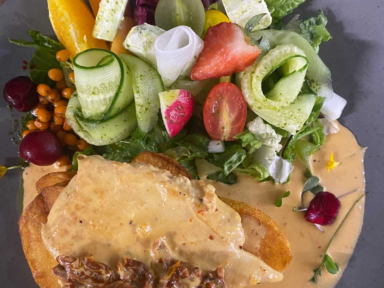 Chiken fillet with sun-dried tomatoes