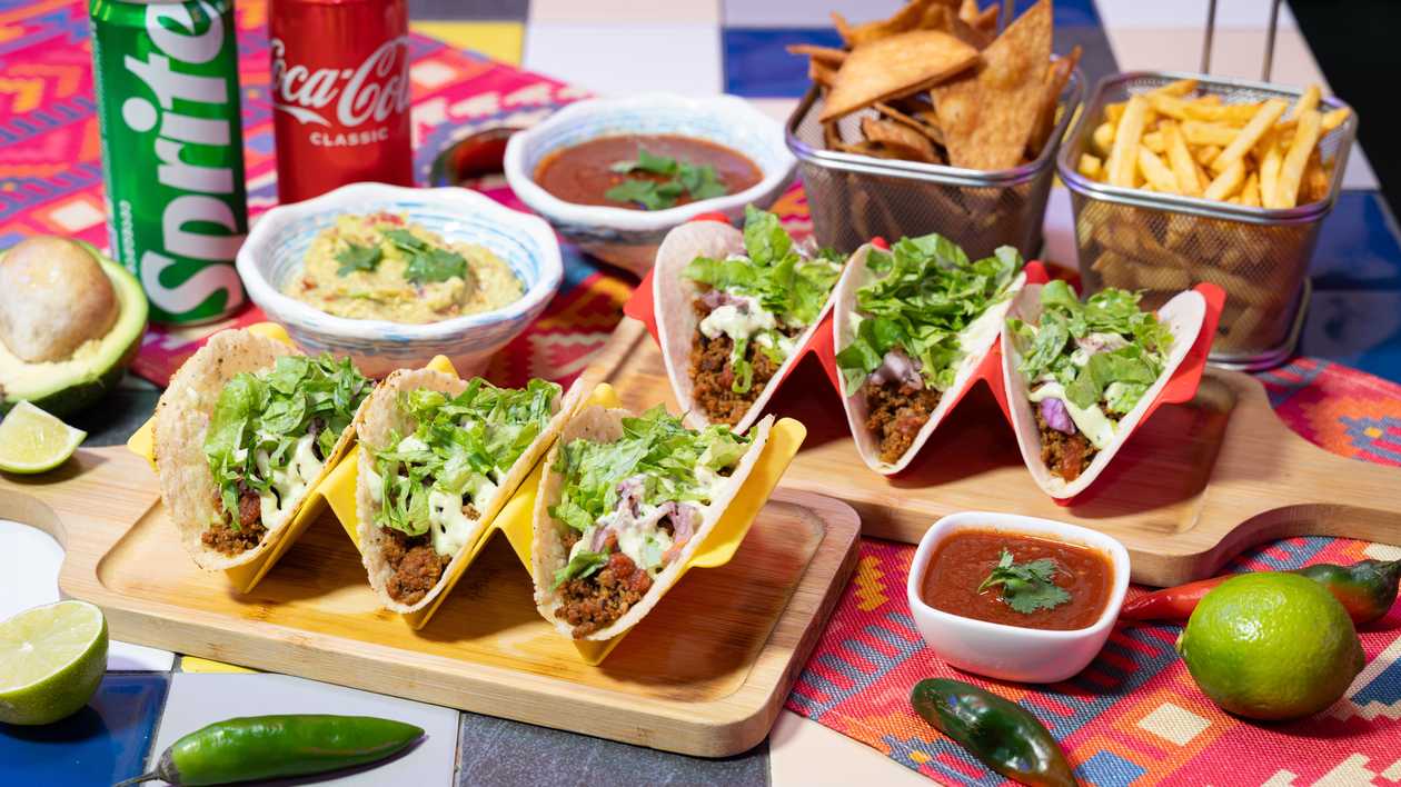6 Tacos Combo with Snacks & 2 Free Drinks
