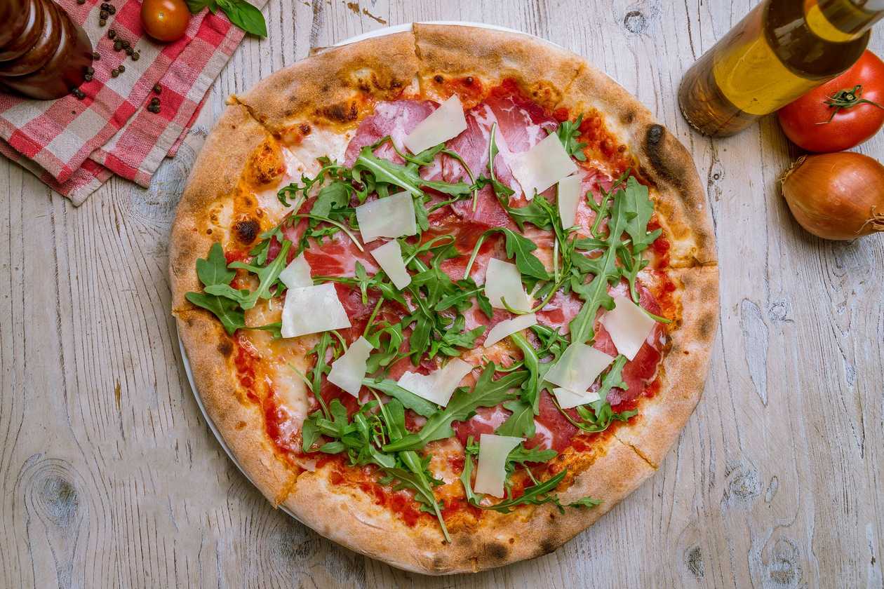 Pizza Prosciutto E Funghi
