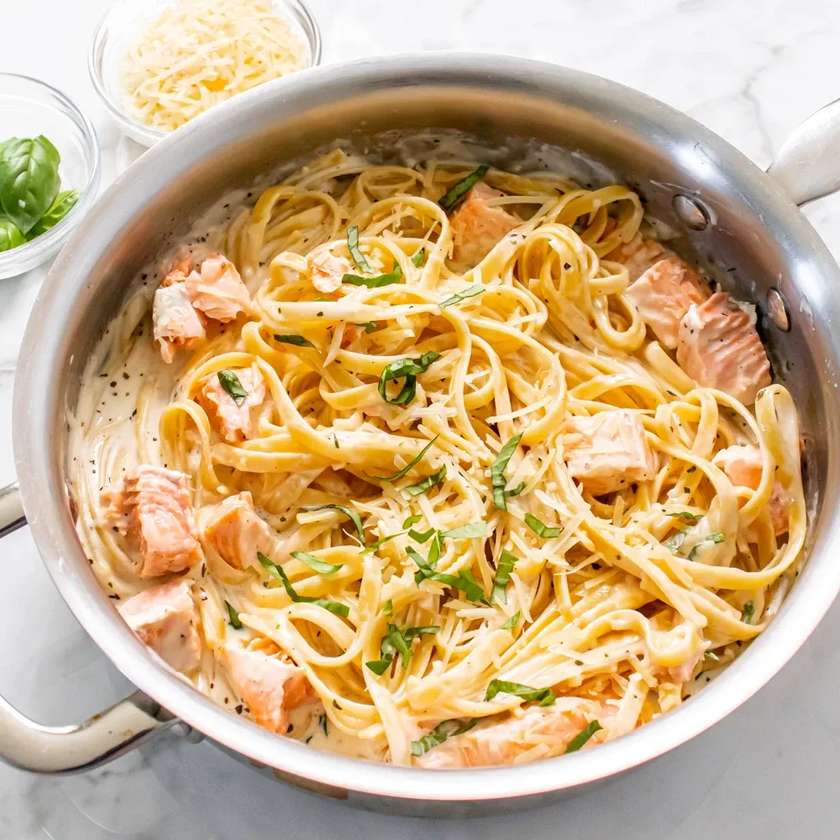 Fettuccine al Salmone