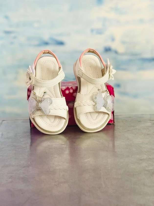 ✨🦋 Girls Light-Up Sandals 🦋✨