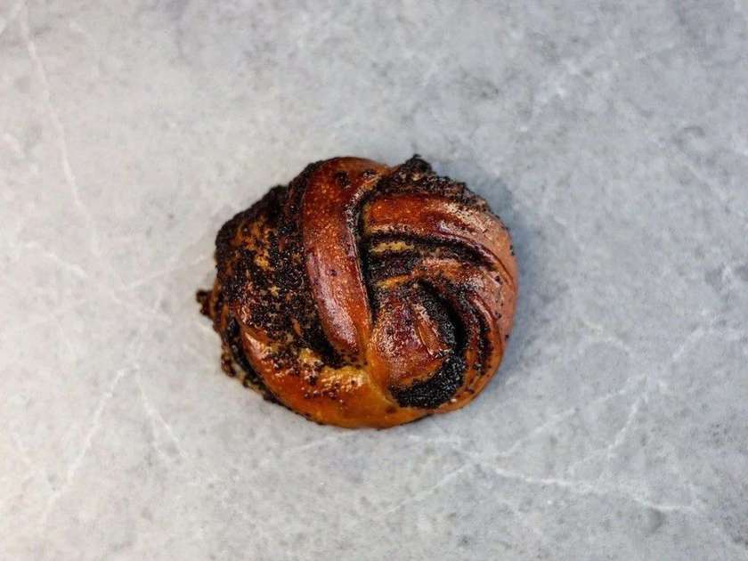 Булочка з маком