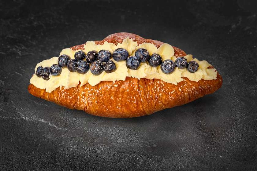 Croissant with Mascarpone Cream and Blueberries