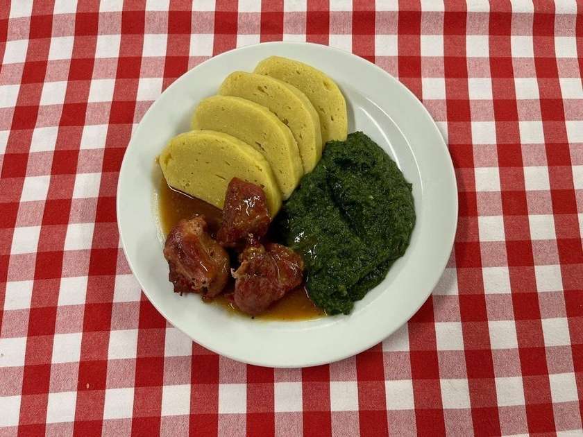 Boiled Beef with Dill Sauce and Bread Dumplings (100g)