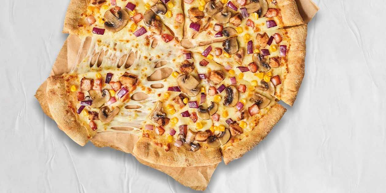PIZZA CHICKEN MEETS BACON