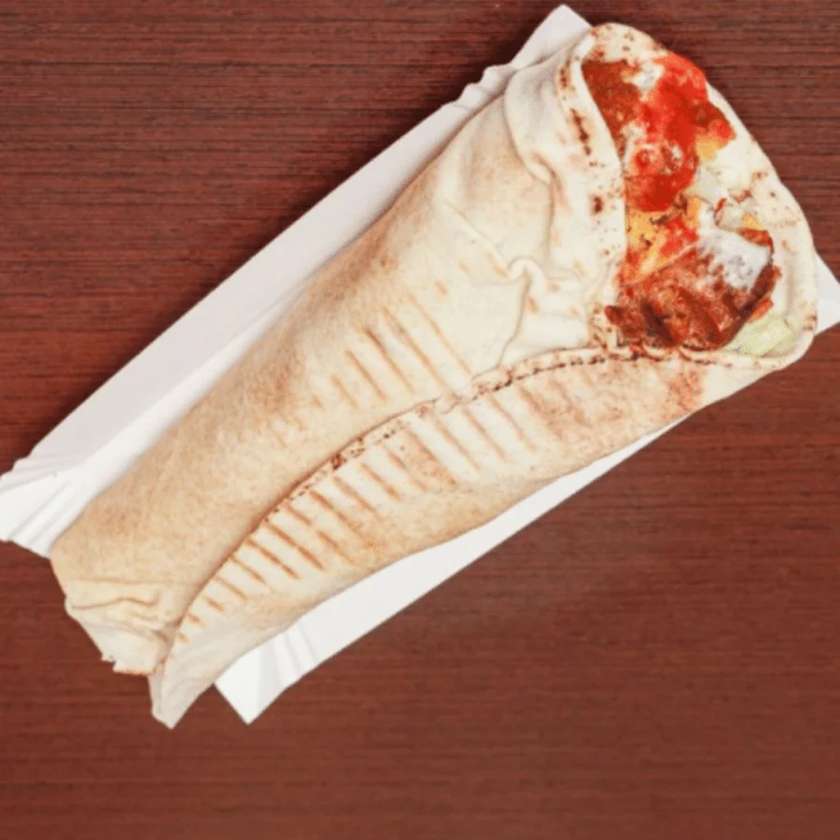 Kebab z falafelem z frytkami