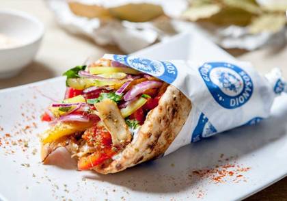 Souvlaki pui la pita