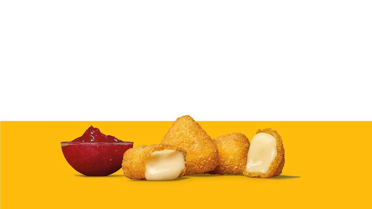 Fried Camembert 3 pcs + Sauce