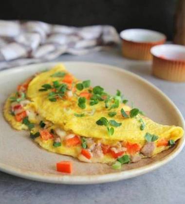 Omleta cu sunca si cascaval