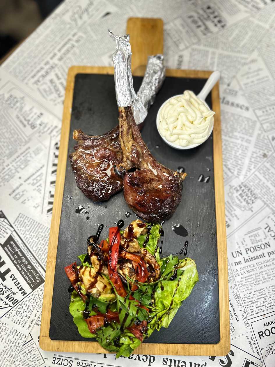 Cotlet de berbecut pe cărbuni