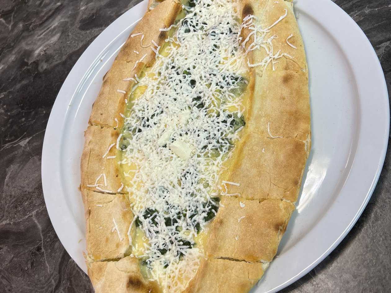 Pide Špenát a Ovčí Syr