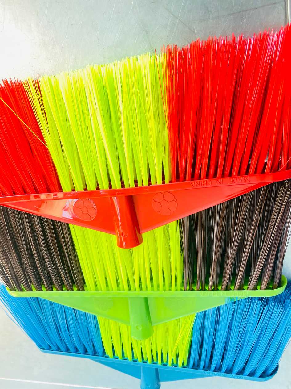 Sweeping brush
