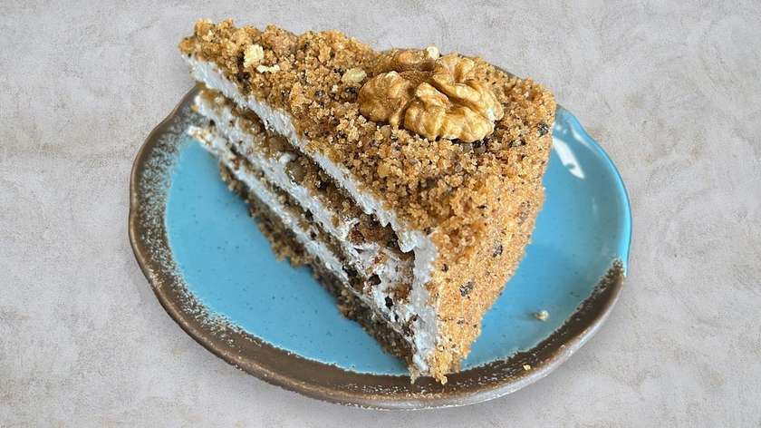 Walnut Cake (1,6,8)