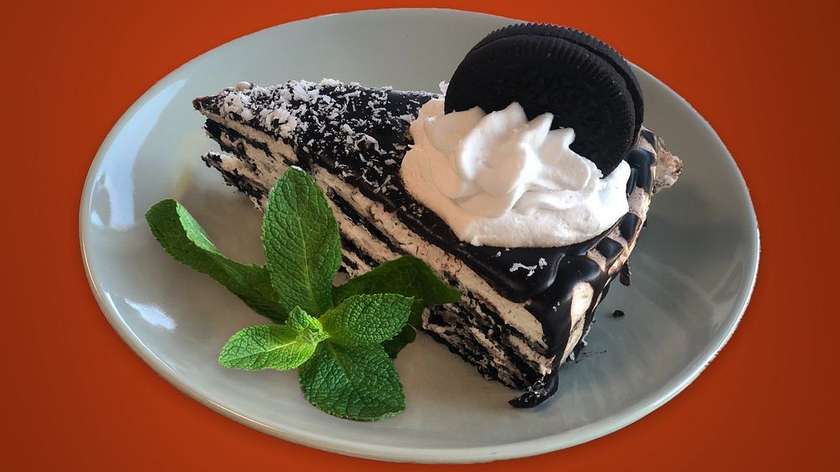 Oreo Chocolate Cake (1, 6)