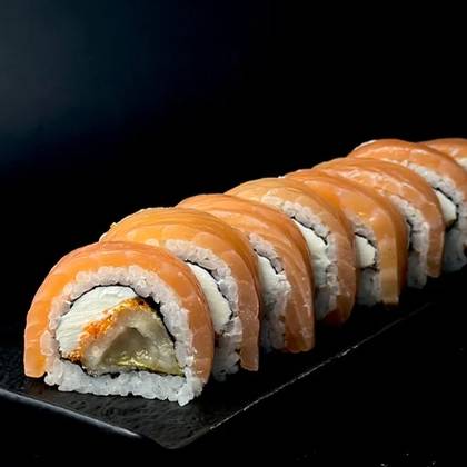 Philadelphia Roll with Salmon and Tempura Pear