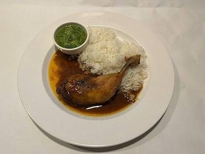 1) Kuřecí stehýnko ala kachna, okurkový salátek