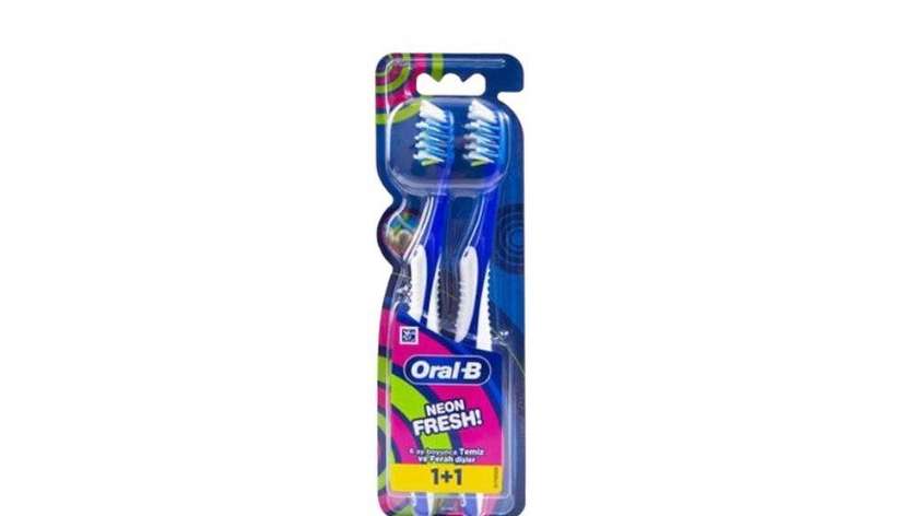 Oral-B Neon Fresh Toothbrush 1+1