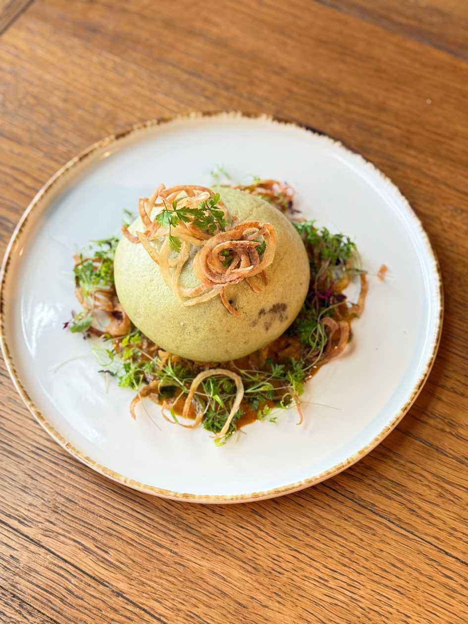 Bravčové líčka v knedli s kapustou, sezónne jedlo