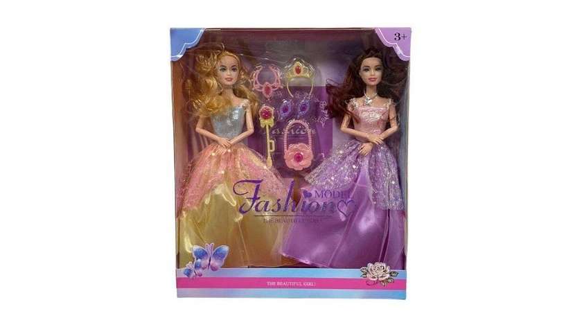 Model Fashion Doll