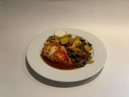 4) Gratinovaný kuřecí steak, jogurtový dresink