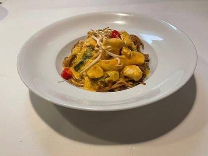 1) Thajský kuřecí wok