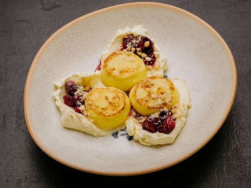 Cheese pancakes with coffee cherry and mascarpone