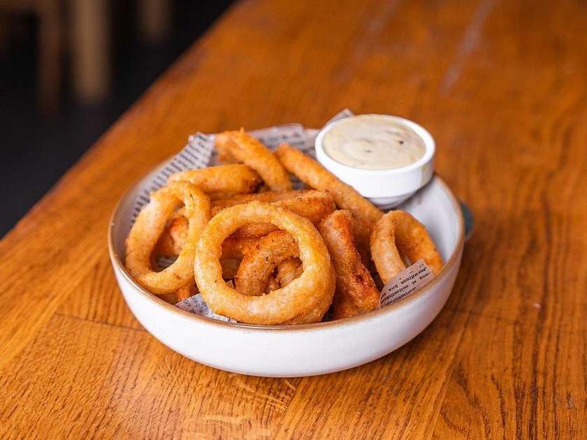 Cheese Onion Rings a omáčka dle tvého výběru 🌿