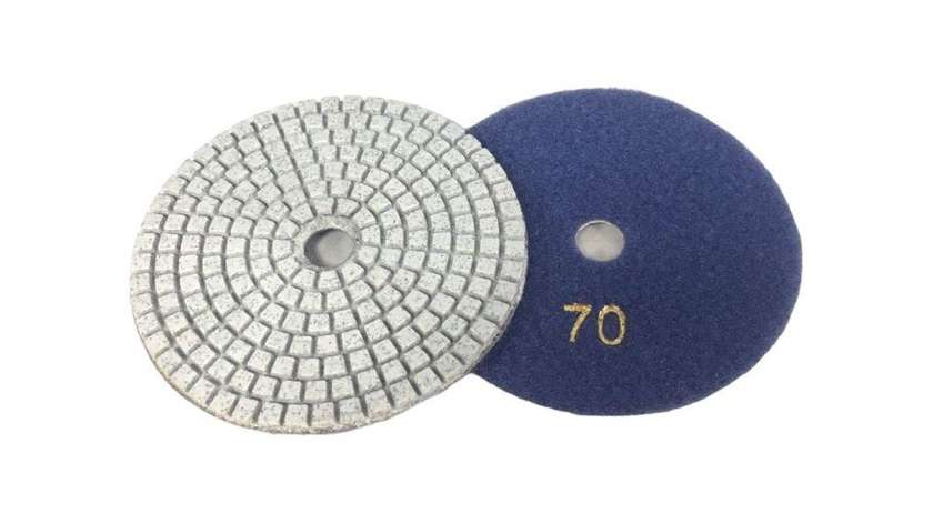 Plastic polishing disc