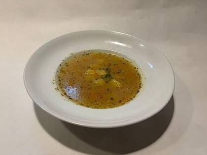 Polévka: Bramborová s kořenovou zeleninou (1,6,9)