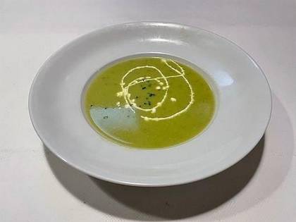 Polévka: Hráškový krém (1,6,7,9)