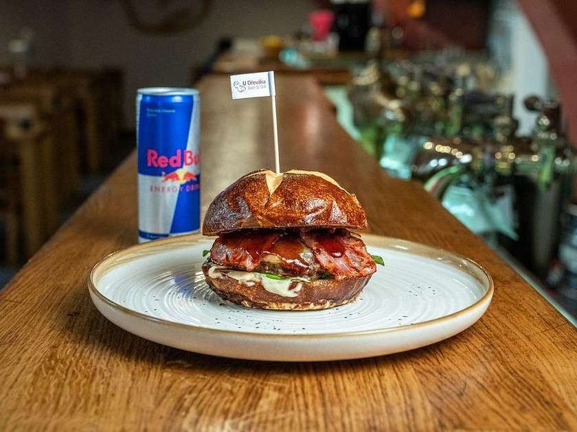 🍔 RedBull + Burger
