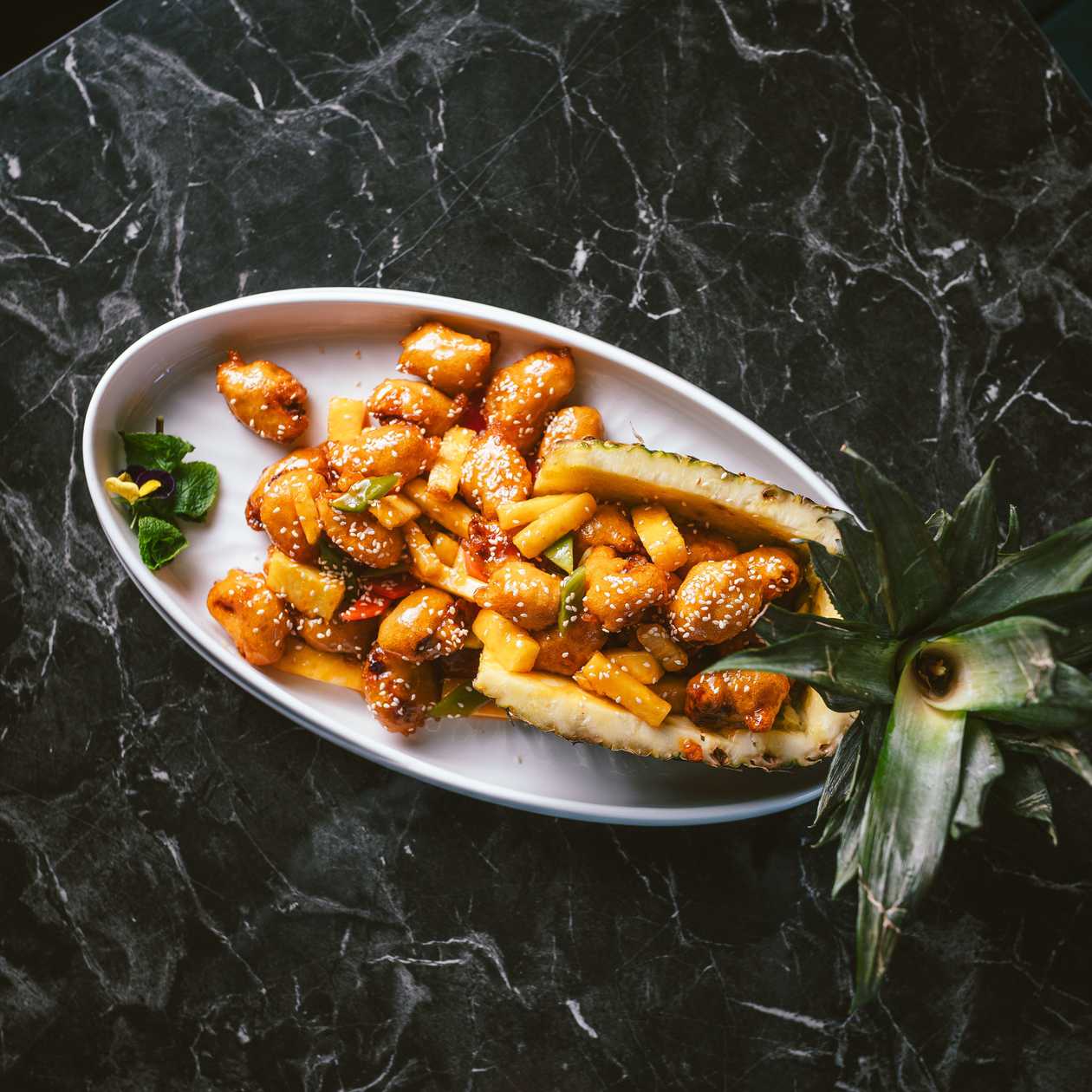 Sladkokyslé bravčové mäso s ananásom