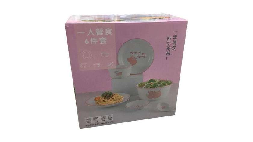 Set: 1 Small Bowl, 1 Large Bowl, 1 Spoon, 1 Small Plate, 1 Large Plate