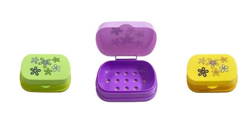 Plastic soap dish (1 piece)