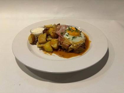 4) Dřevorubecká vepřová krkovice, česnekový dip