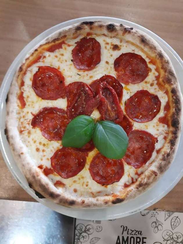 Pizza Napoli